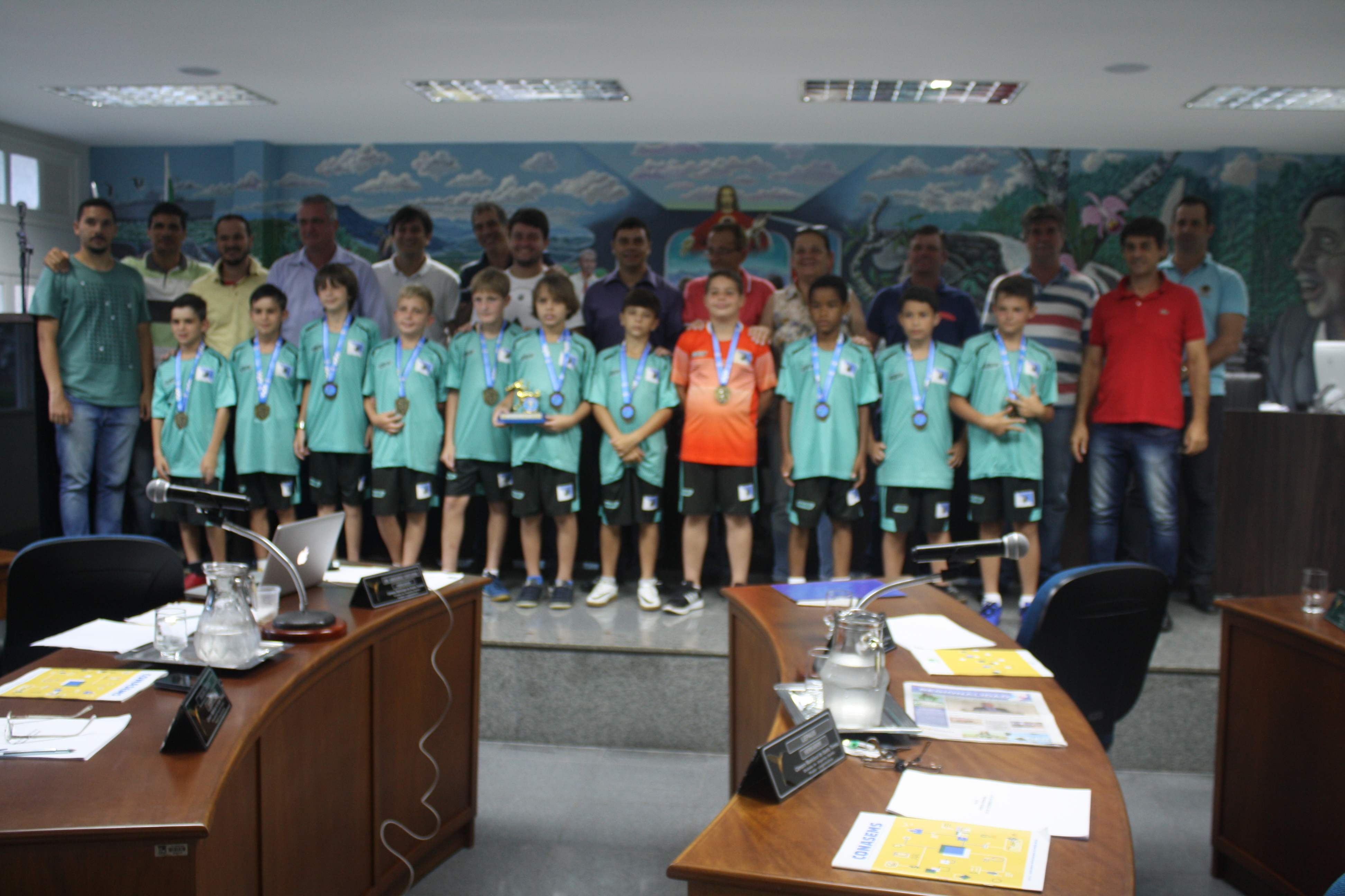 Campeões da Super Copa Serrana recebem homenagem na Câmara