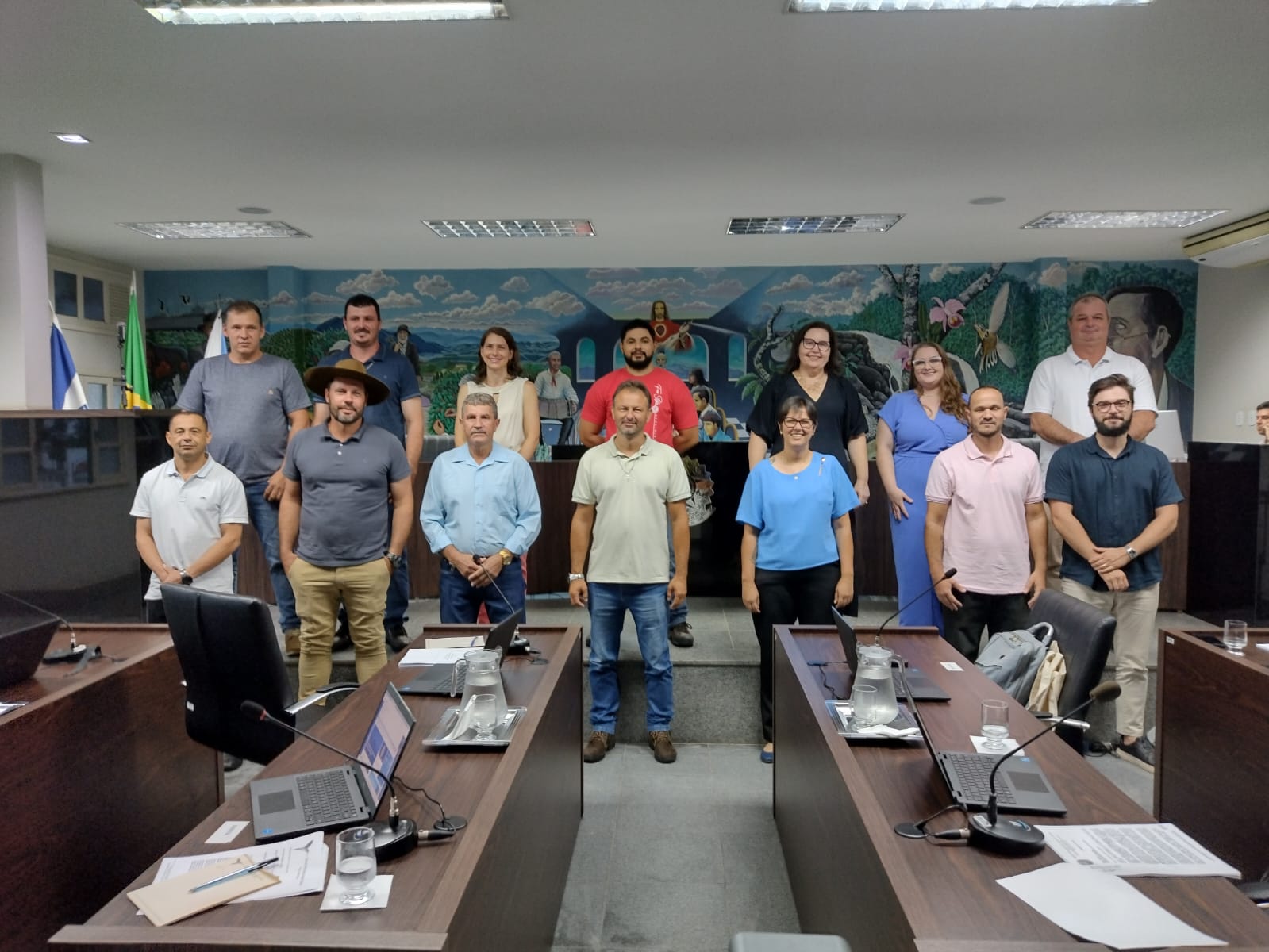 Vereadores apresentam seus assessores parlamentares
